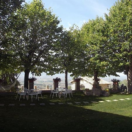 Agriturismo Villa Gabbiano Capodacqua  Buitenkant foto