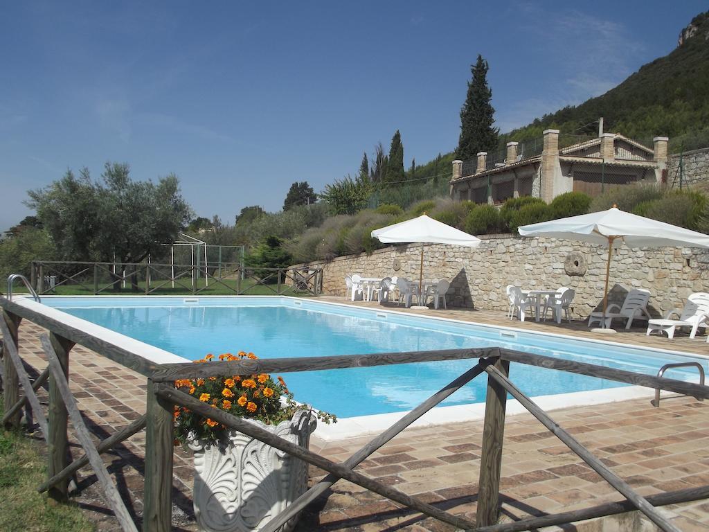 Agriturismo Villa Gabbiano Capodacqua  Buitenkant foto