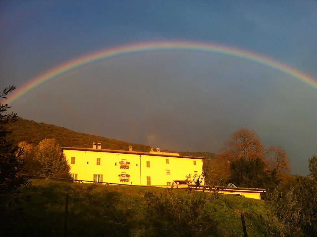 Agriturismo Villa Gabbiano Capodacqua  Buitenkant foto