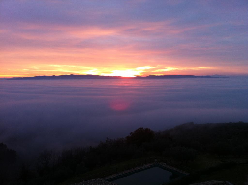 Agriturismo Villa Gabbiano Capodacqua  Buitenkant foto